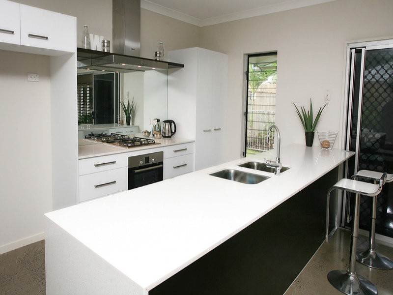 100 Roberts Drive, Trinity Beach QLD 4879