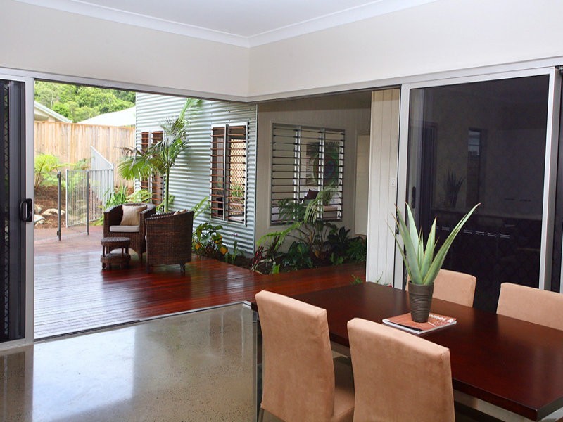 100 Roberts Drive, Trinity Beach QLD 4879