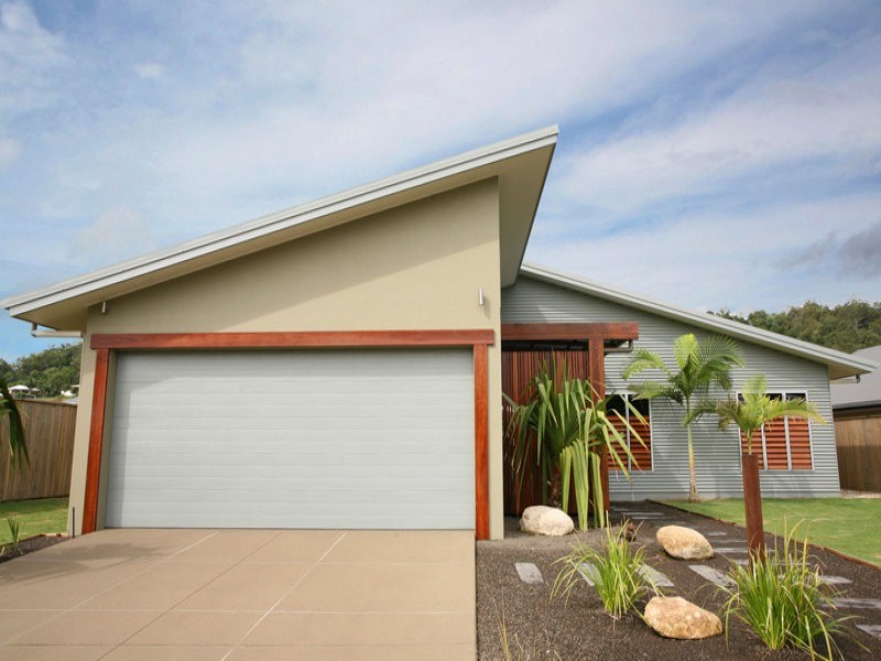 100 Roberts Drive, Trinity Beach QLD 4879