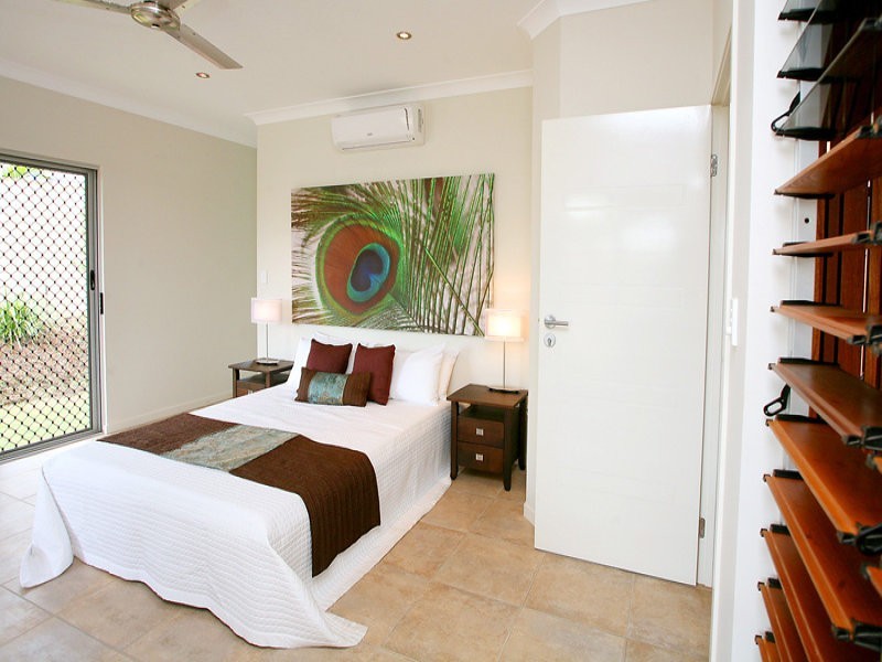 100 Roberts Drive, Trinity Beach QLD 4879