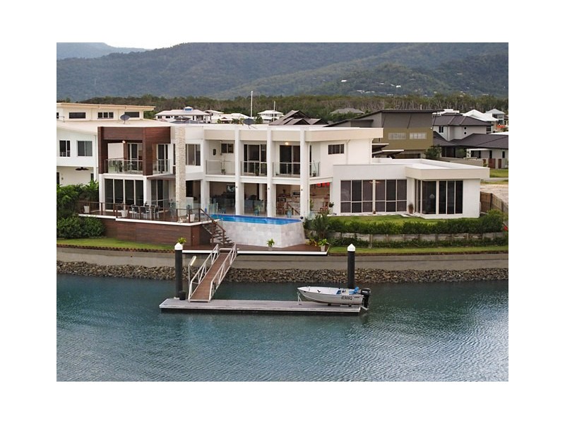 2 Ragamuffin Quay, Trinity Park QLD 4879