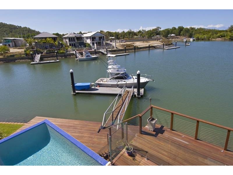 2 Ragamuffin Quay, Trinity Park QLD 4879