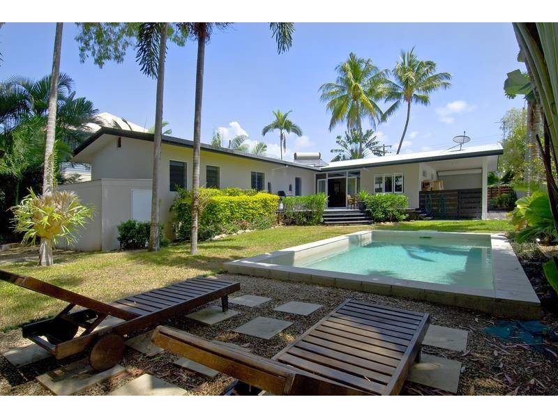 16 Batt Street, Clifton Beach QLD 4879