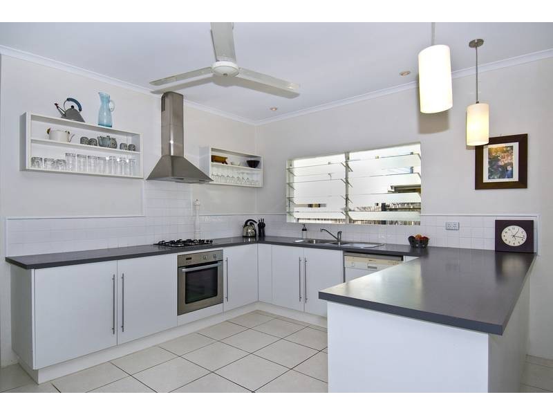 16 Batt Street, Clifton Beach QLD 4879
