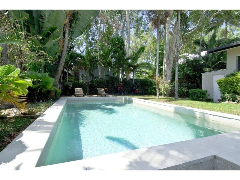 16 Batt Street, Clifton Beach QLD 4879