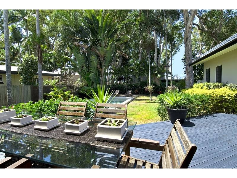 16 Batt Street, Clifton Beach QLD 4879