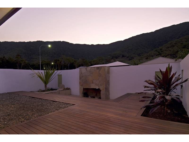 26 Hideaway Close, Palm Cove QLD 4879