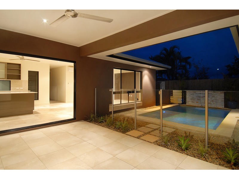 3 Greenvale Close, Smithfield QLD 4878