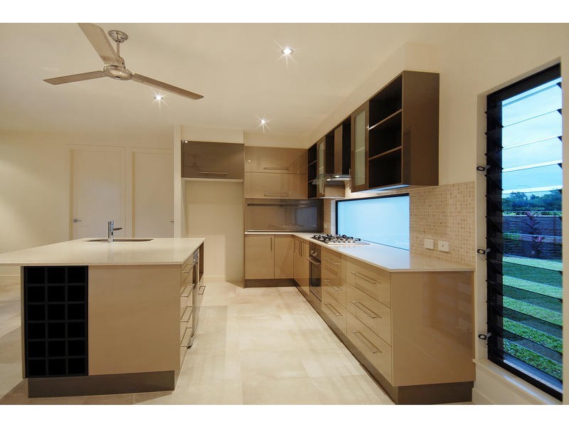 3 Greenvale Close, Smithfield QLD 4878