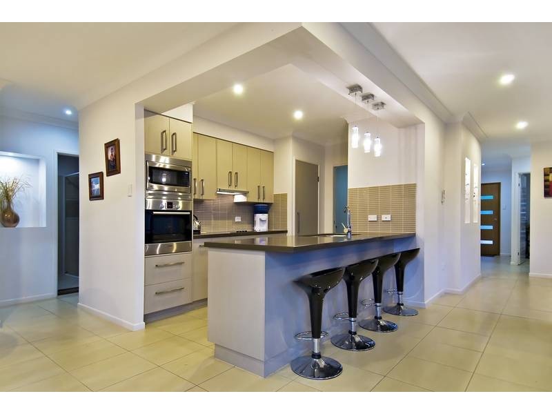 11 Bowline Close, Trinity Beach QLD 4879