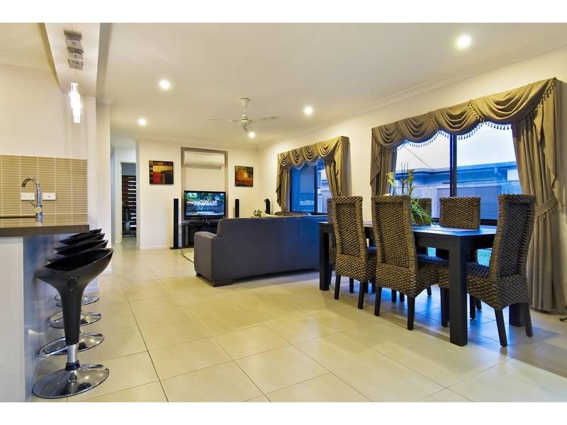 11 Bowline Close, Trinity Beach QLD 4879