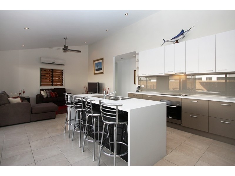 4 Quartzborough Promenade, Trinity Park QLD 4879