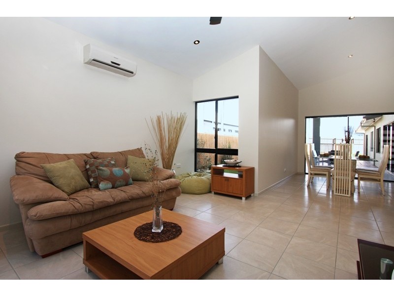 4 Quartzborough Promenade, Trinity Park QLD 4879