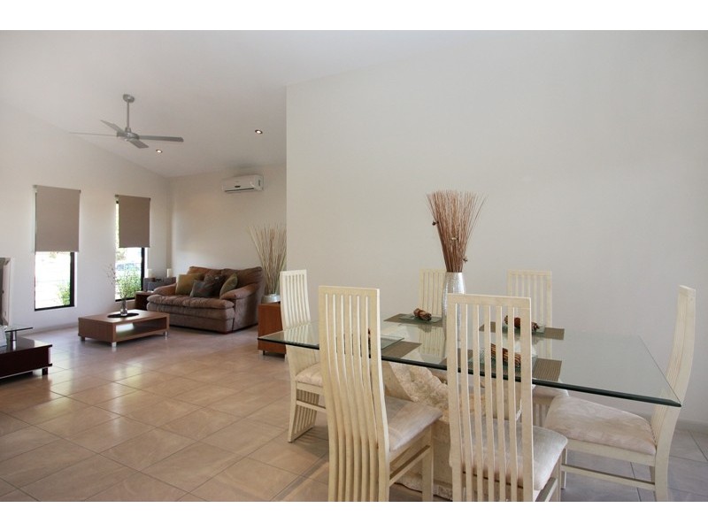 4 Quartzborough Promenade, Trinity Park QLD 4879