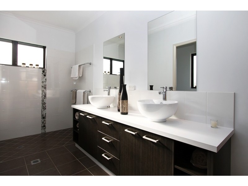 4 Quartzborough Promenade, Trinity Park QLD 4879