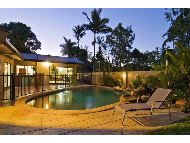 16 Trinidad Close, Trinity Beach QLD 4879