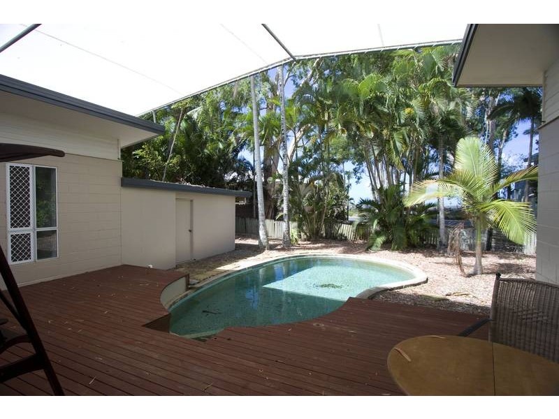 18 Batt Street, Clifton Beach QLD 4879