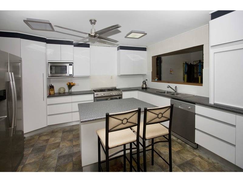 18 Batt Street, Clifton Beach QLD 4879
