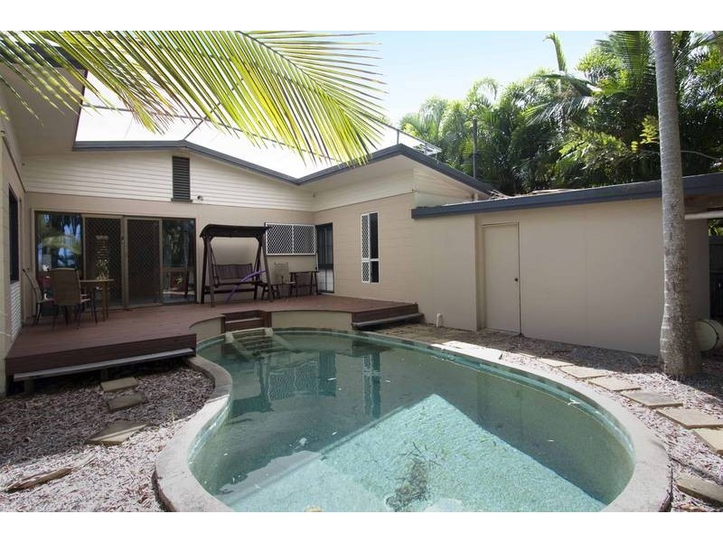18 Batt Street, Clifton Beach QLD 4879