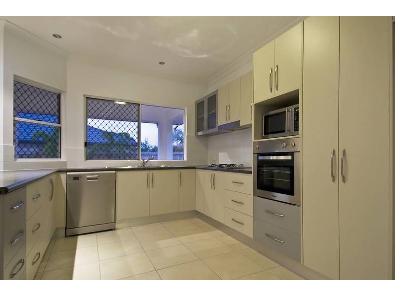 26 Hideaway Close, Palm Cove QLD 4879