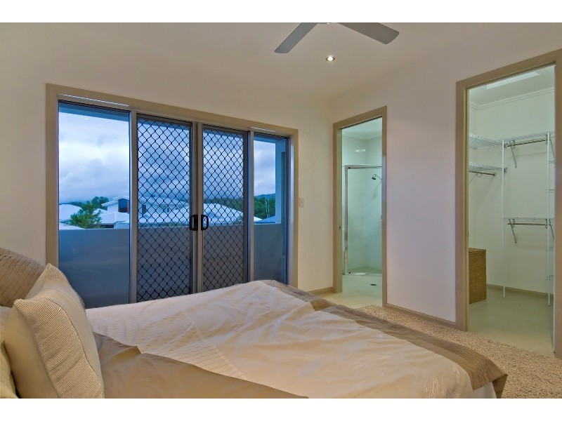 2/112 Harbour Drive, Trinity Park QLD 4879