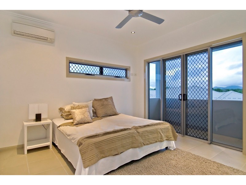 2/112 Harbour Drive, Trinity Park QLD 4879