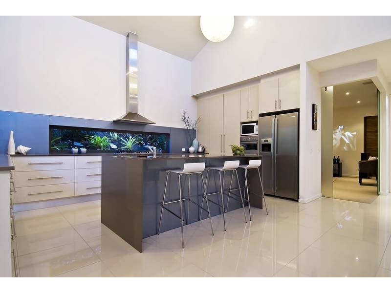 29 Aurelia Street, Palm Cove QLD 4879