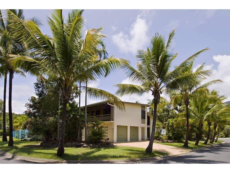 5 Upolu Esplanade, Clifton Beach QLD 4879