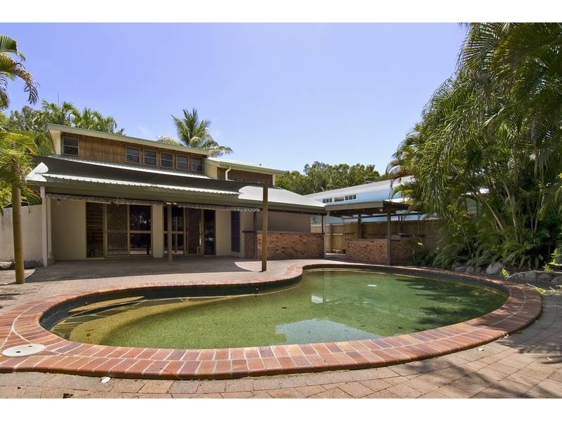 5 Upolu Esplanade, Clifton Beach QLD 4879