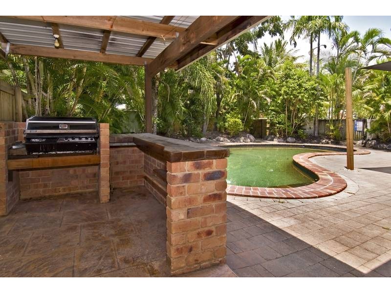 5 Upolu Esplanade, Clifton Beach QLD 4879
