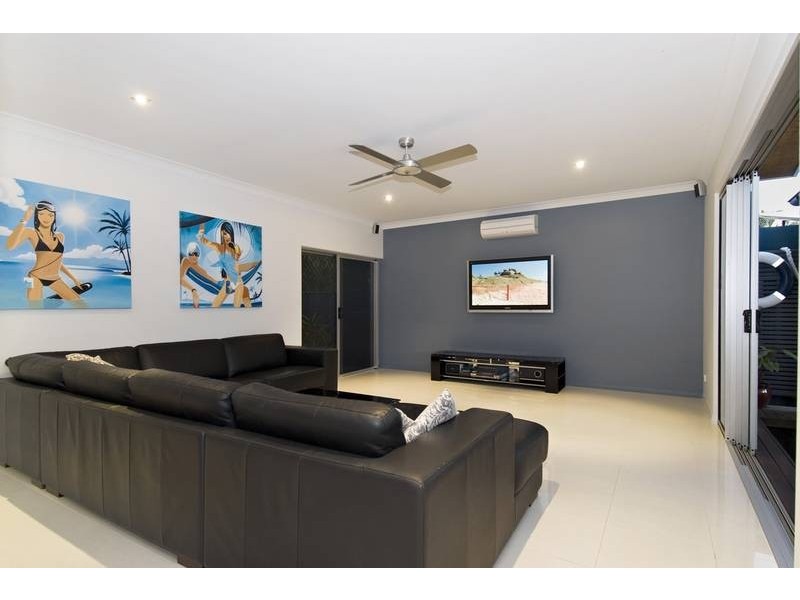 43 Riverside Parade, Trinity Park QLD 4879