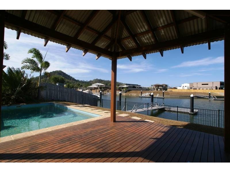 101 Harbour Drive, Trinity Park QLD 4879