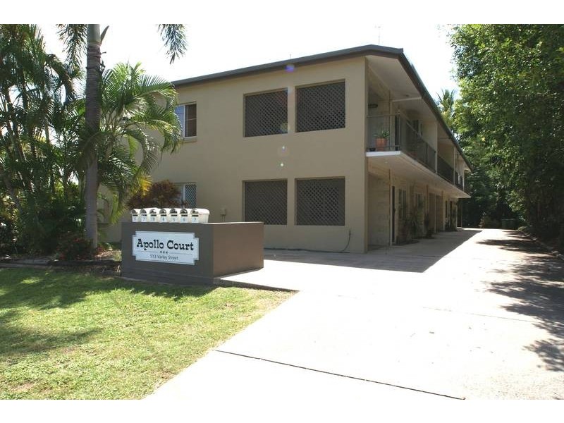 2/513 Varley Street, Yorkeys Knob QLD 4878