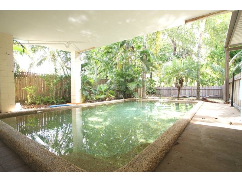 2/513 Varley Street, Yorkeys Knob QLD 4878