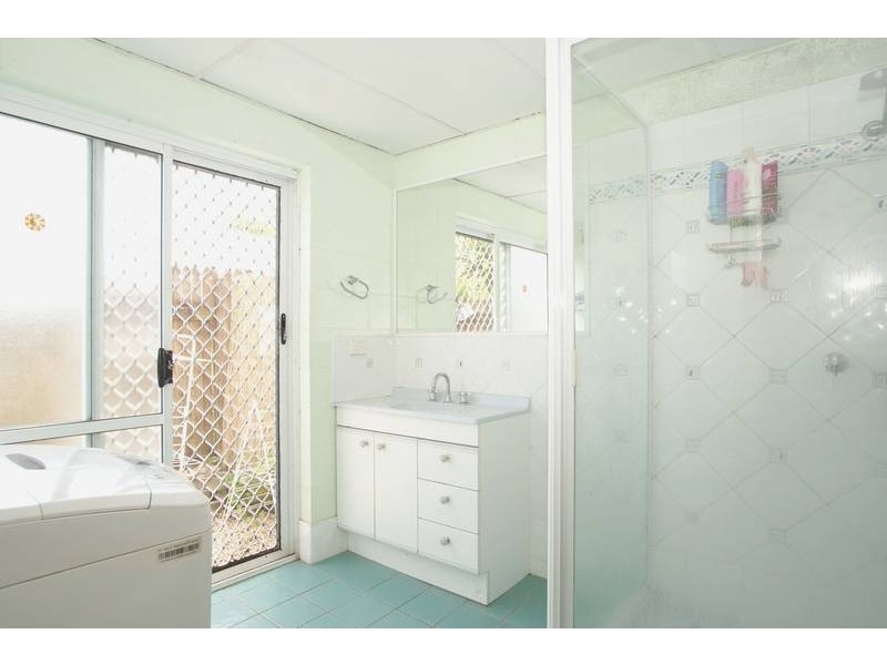 2/513 Varley Street, Yorkeys Knob QLD 4878