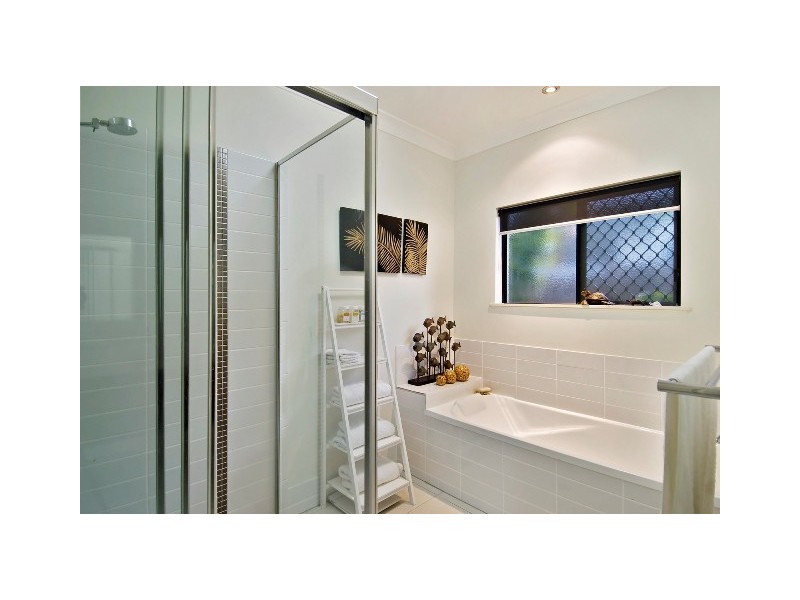 34 Seclusion Drive, Palm Cove QLD 4879