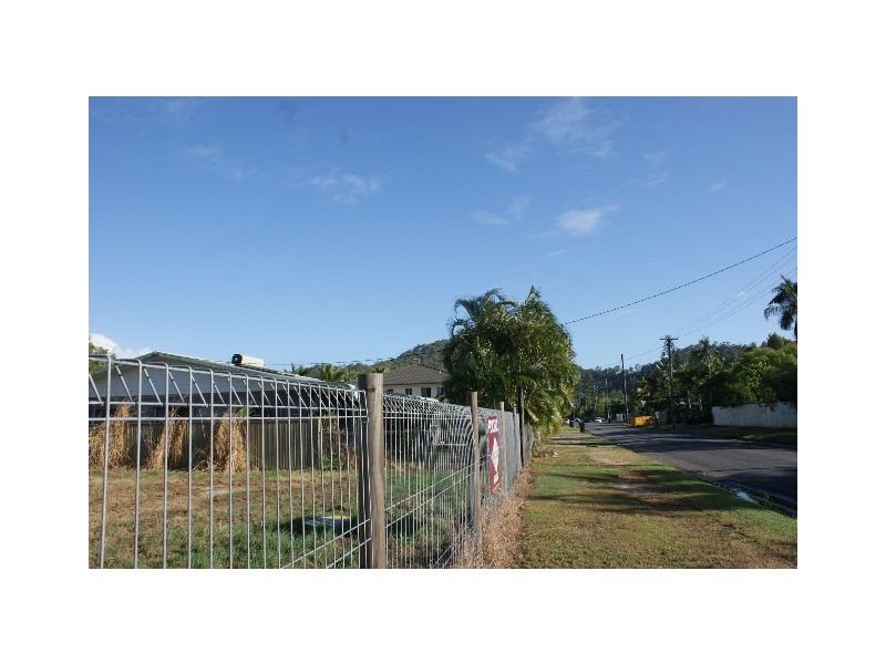 9 Riverside Parade, Trinity Park QLD 4879