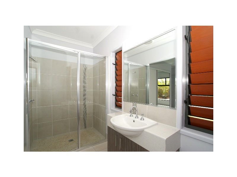 1 Valla Close, Kewarra Beach QLD 4879