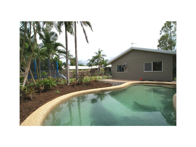 14 Cyprea Close, Trinity Beach QLD 4879