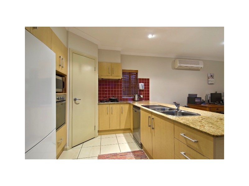 6 Elphinstone Street, Kanimbla QLD 4870