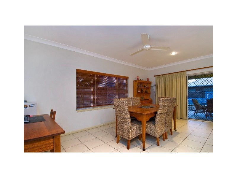 6 Elphinstone Street, Kanimbla QLD 4870