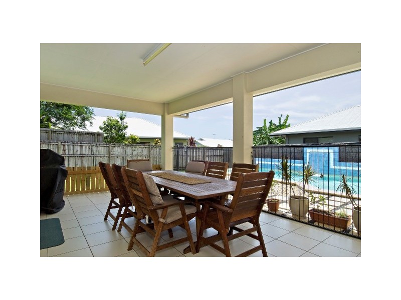 6 Elphinstone Street, Kanimbla QLD 4870