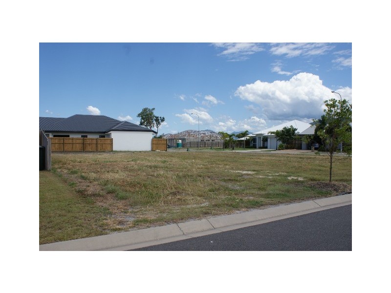 110 Moojeeba Way, Trinity Park QLD 4879