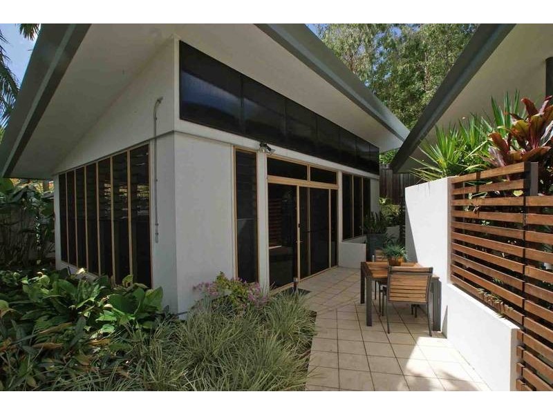 23/6 Cedar Road, Palm Cove QLD 4879