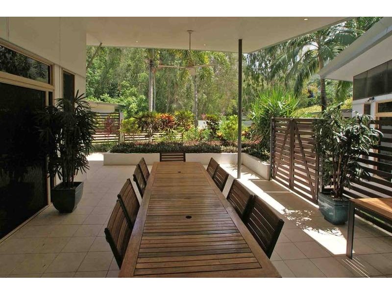 23/6 Cedar Road, Palm Cove QLD 4879