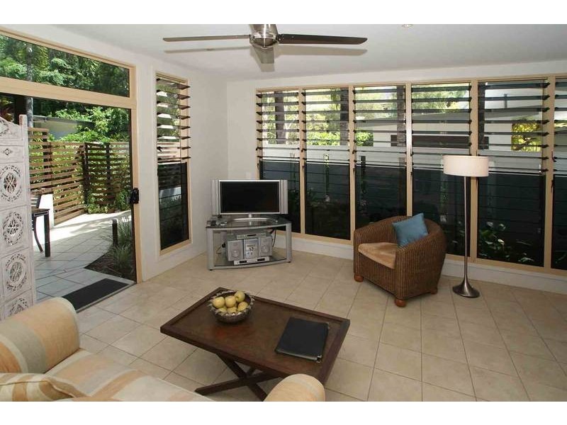 23/6 Cedar Road, Palm Cove QLD 4879