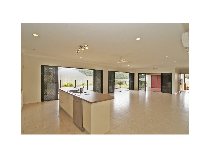 12 Catamaran Circuit, Trinity Beach QLD 4879