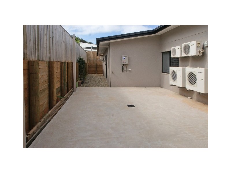 12 Catamaran Circuit, Trinity Beach QLD 4879