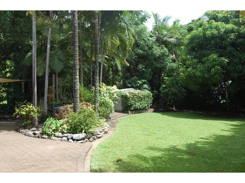 37 Moore Street, Trinity Beach QLD 4879