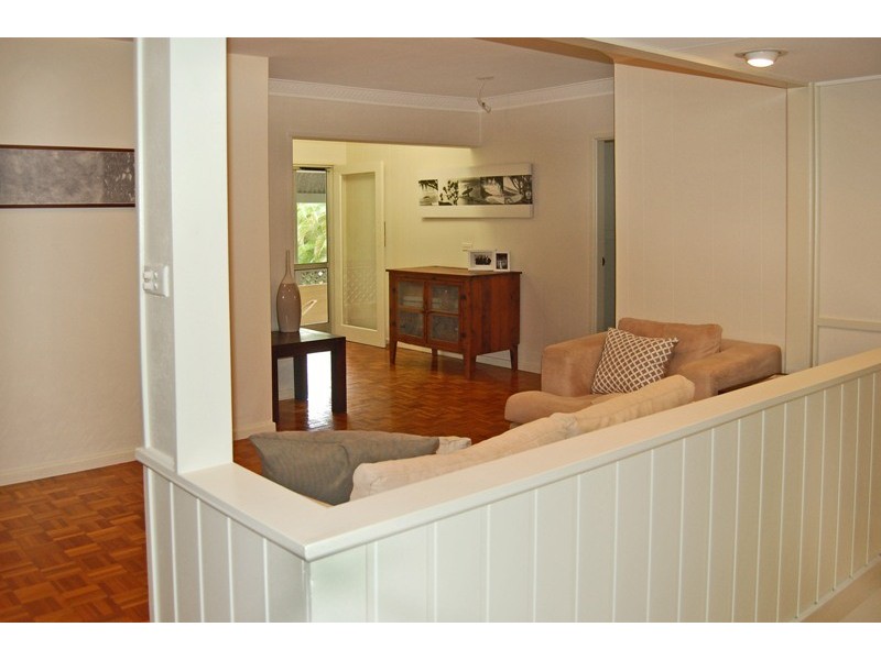 37 Moore Street, Trinity Beach QLD 4879